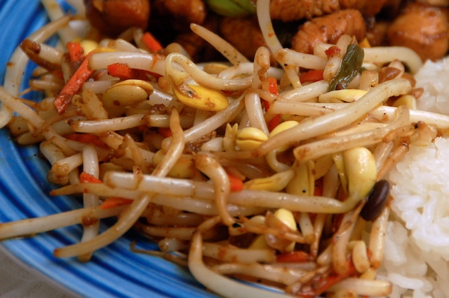 Stir-Fried Bean Sprouts with Chili Bean Sauce.jpg